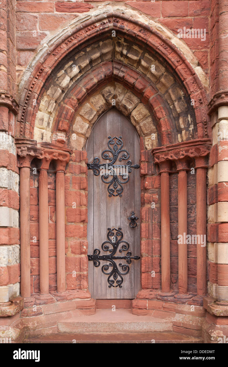 Porta o portale in St Magnus Cathedral, Kirkwall, isole Orcadi Scozia, Regno Unito Foto Stock