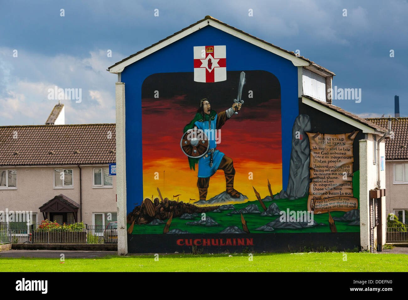 Murali sulle protestante del west Belfast celebrare vittorie e dei martiri dei guai irlandese Foto Stock