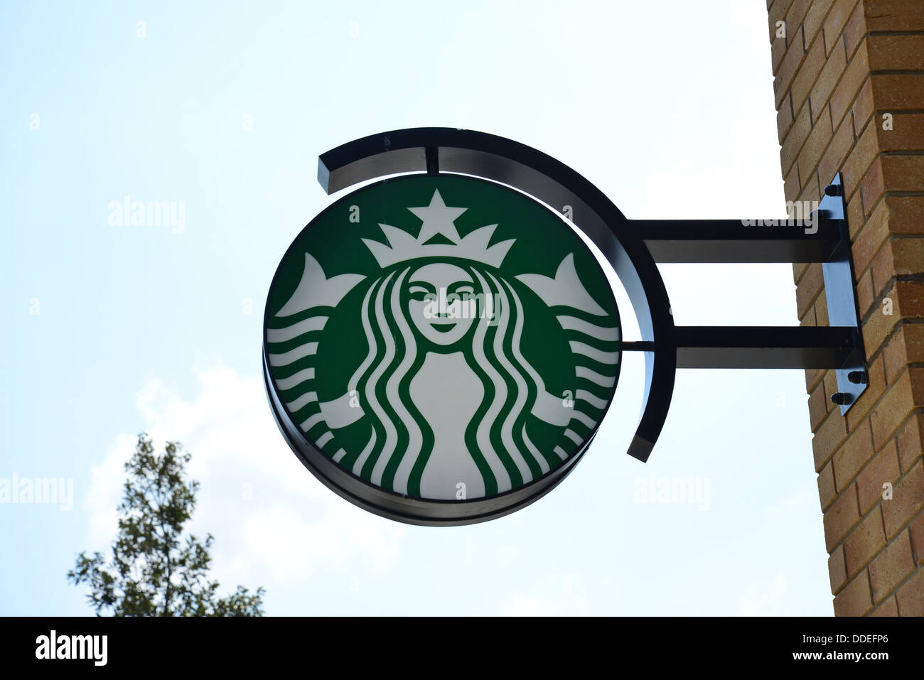 Starbucks Coffee shop segno, Princes Mead shopping centre, Farnborough, Hampshire, Inghilterra, Regno Unito Foto Stock