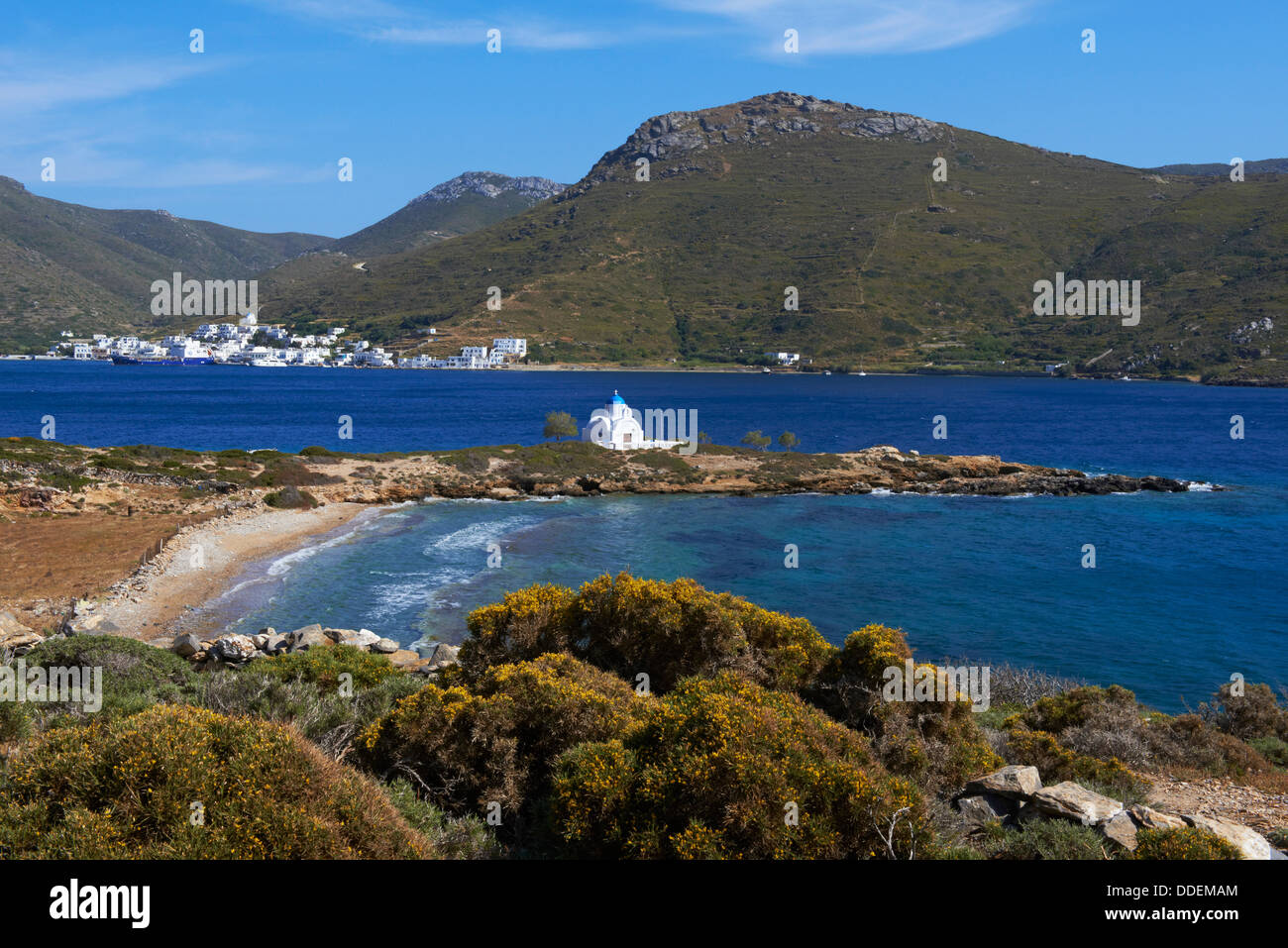 Grecia CICLADI, Amorgos, Katapola bay, Aghios Panteleimonas chiesa Foto Stock