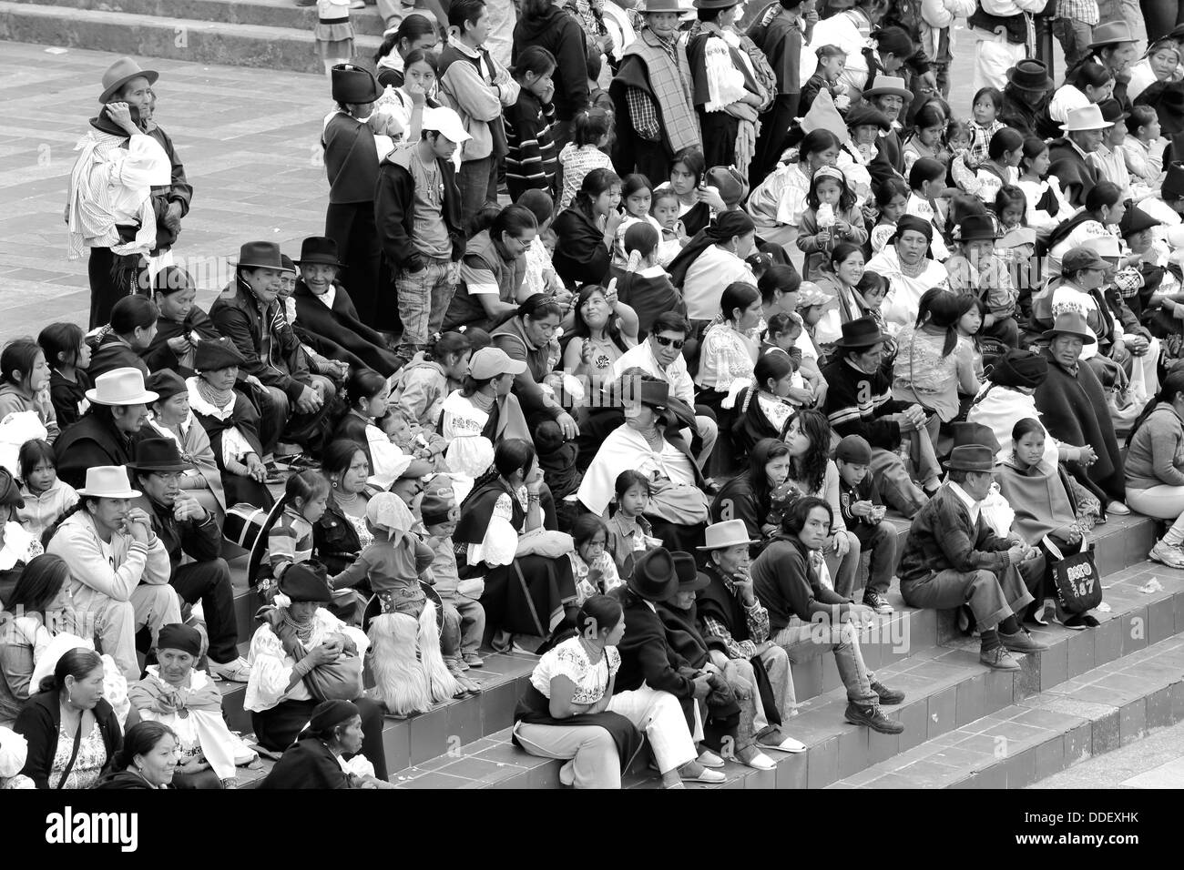 Guardare la folla Inti Raymi festival del sole feste in Cotacachi, Ecuador Foto Stock