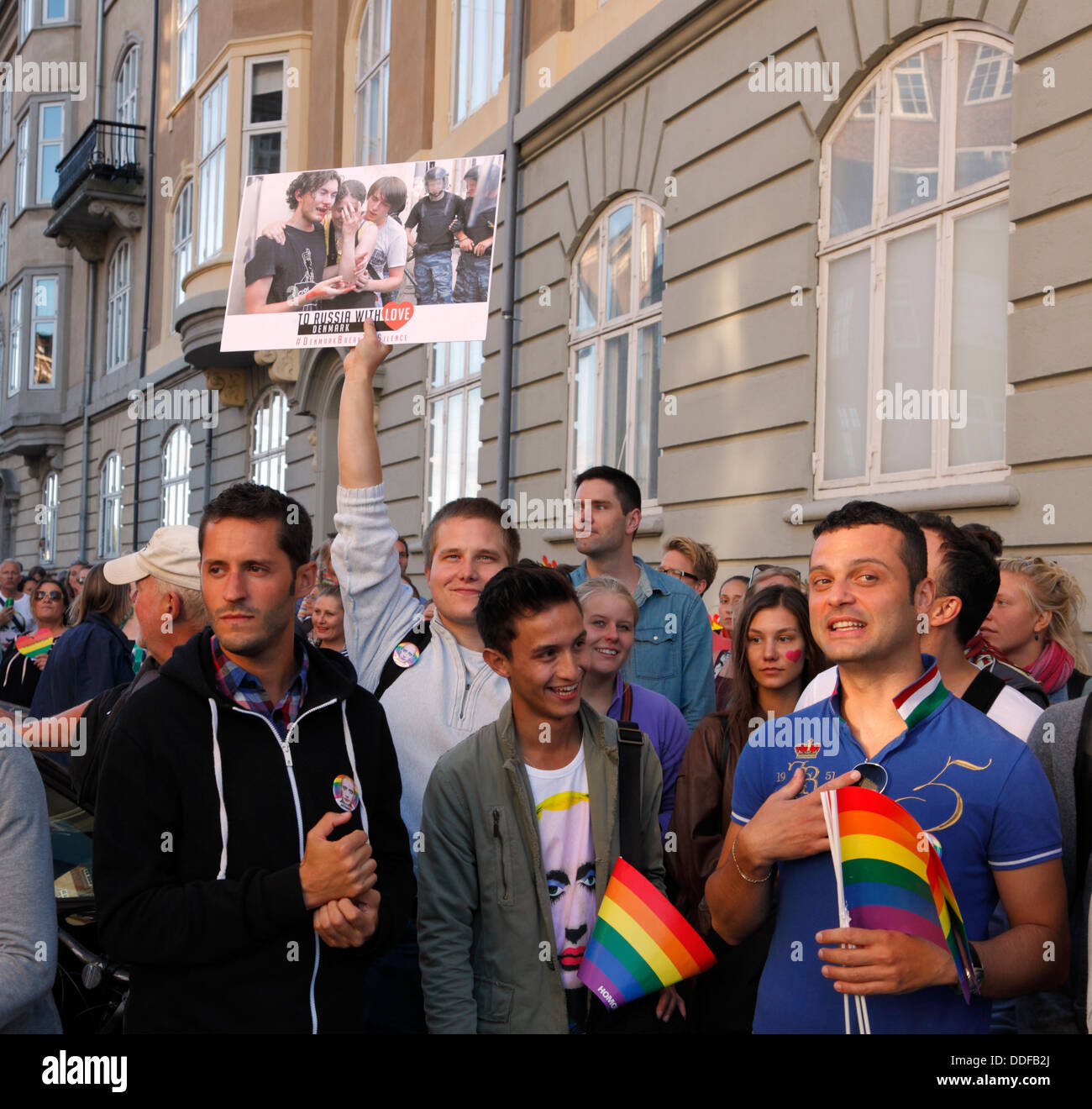 20 agosto 2013 - 10.000 dimostrare a Copenaghen al di fuori dell'Ambasciata russa contro la Federazione anti-gay leggi. Foto Stock