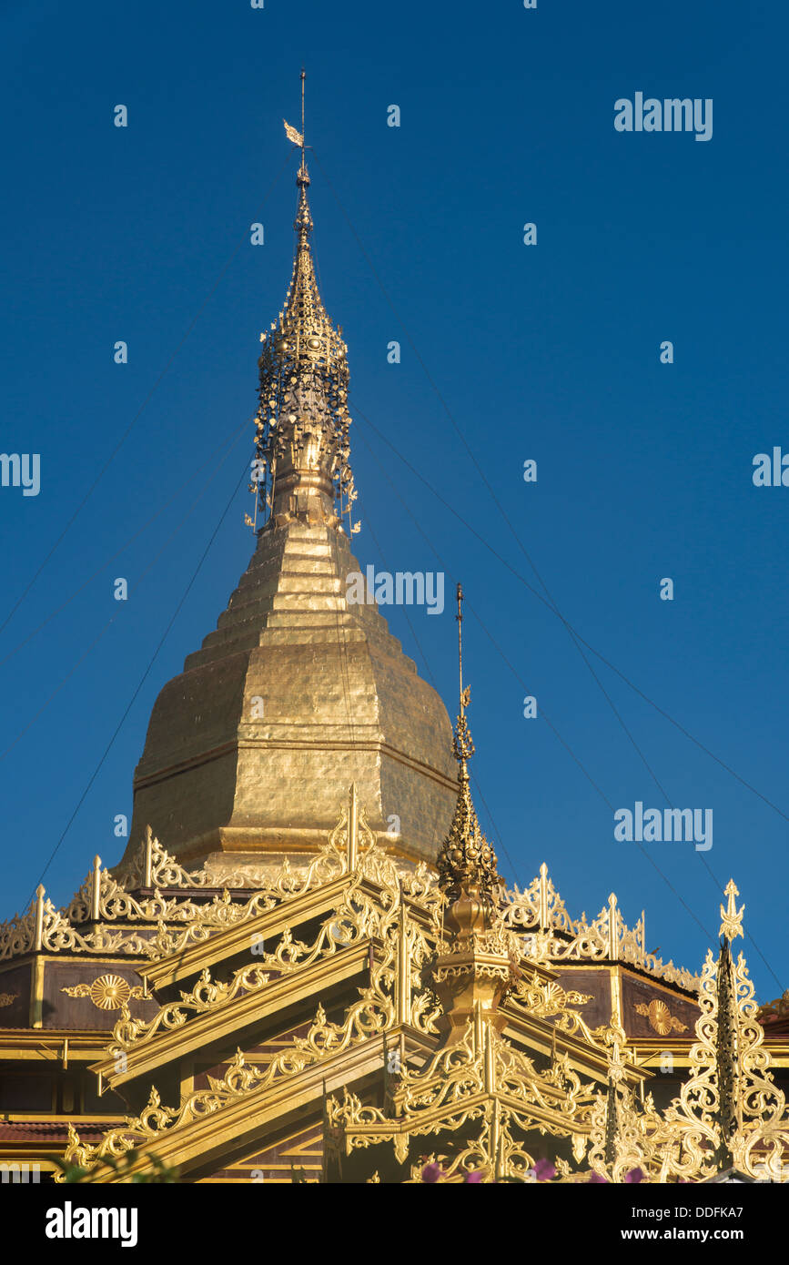 Shwe Inn Tain Pagoda di Buddha Lago Inle Birmania Foto Stock