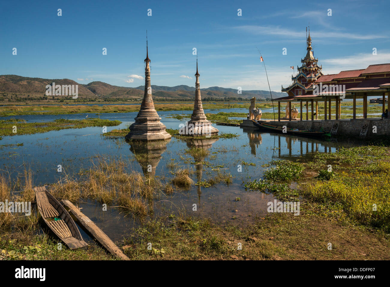 Takhaung Mwetaw Pagoda (Tharkong) sud del Lago, Lago Inle, Stato Shan, Birmania (Myanmar). Foto Stock