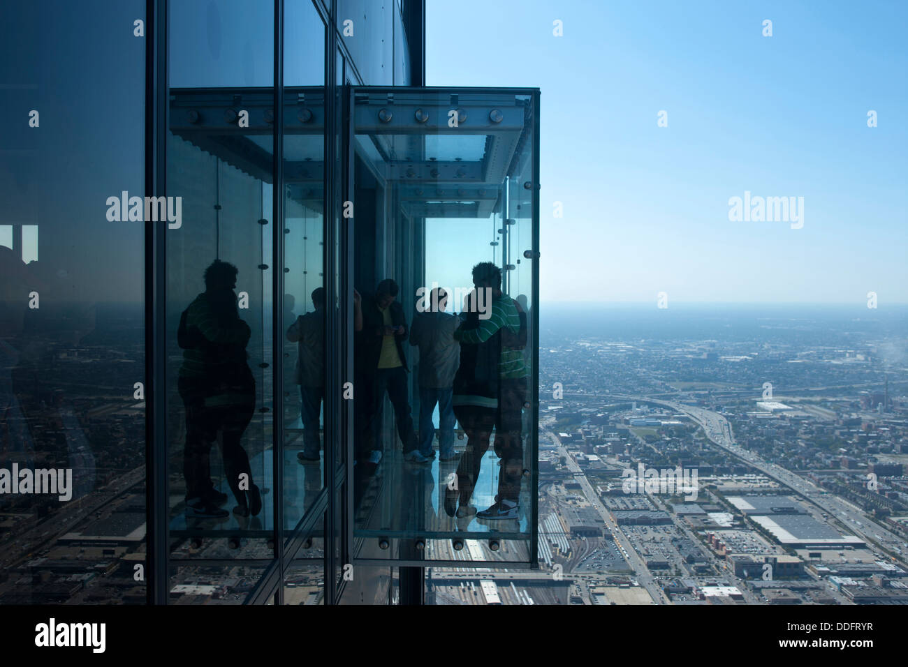 Piattaforma di Osservazione finestra john hancock tower CENTER (©BRUCE GRAHAM / SOM 1969) DOWNTOWN CHICAGO ILLINOIS USA Foto Stock