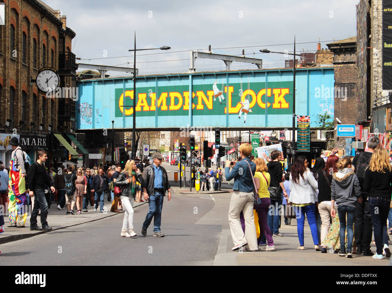 Camden Lock ponte ferroviario, Camden Town, Londra, Gran Bretagna, Regno Unito Foto Stock