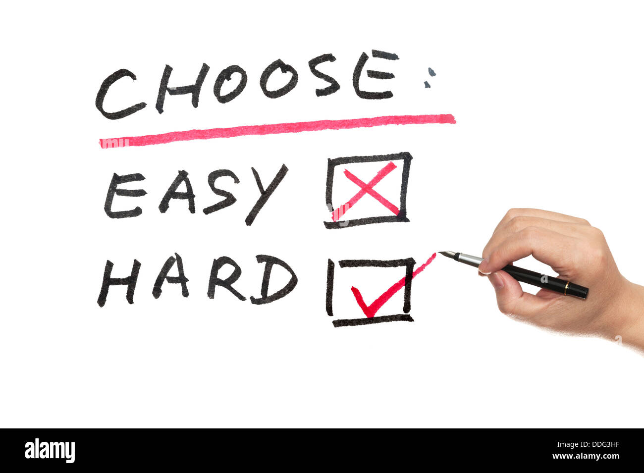 Scegli tra facile e difficile concetto forma su una lavagna bianca Foto Stock