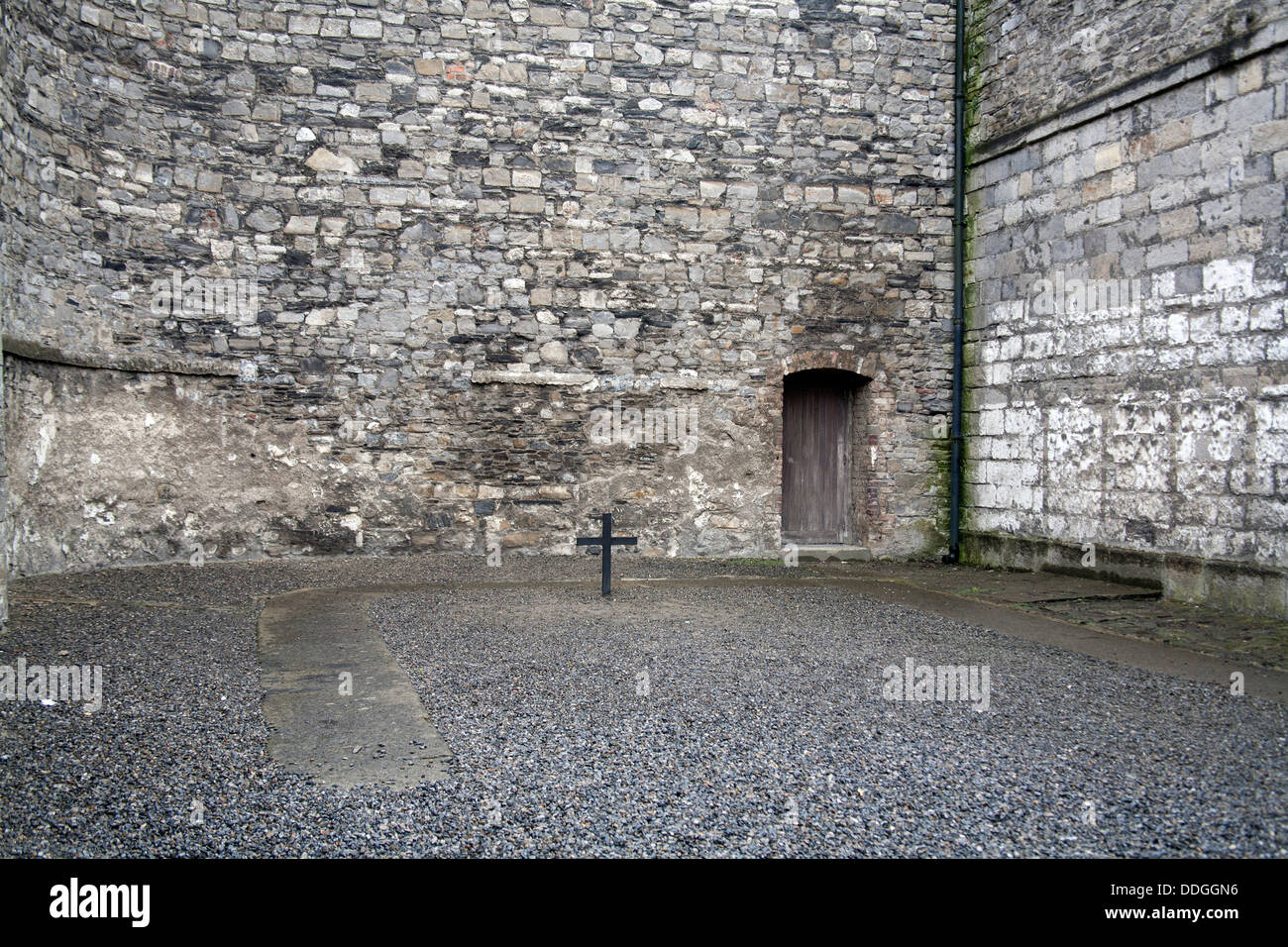 Attraversa nel cantiere di esecuzione a Kilmainham Gaol dove i ribelli sono stati eseguiti dopo la Pasqua 1916 Rising, Dublino Irlanda Foto Stock