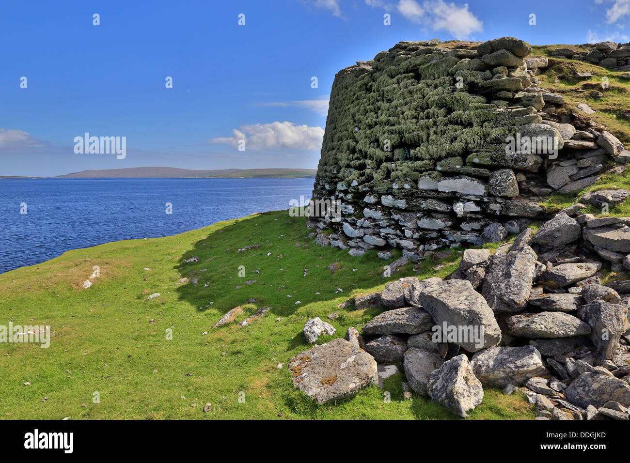 Rovinato Broch; Kirkibister; Sellafirth; Yell; Shetland; Regno Unito Foto Stock