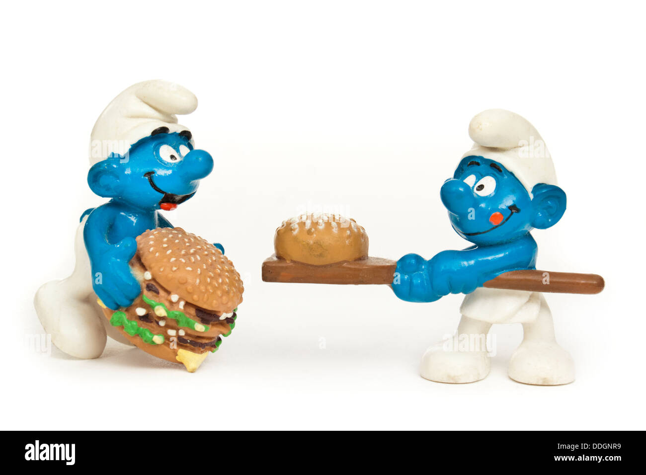 Coppia di vintage 1996 McDonalds 'Smurf promozionali dei giocattoli Foto Stock