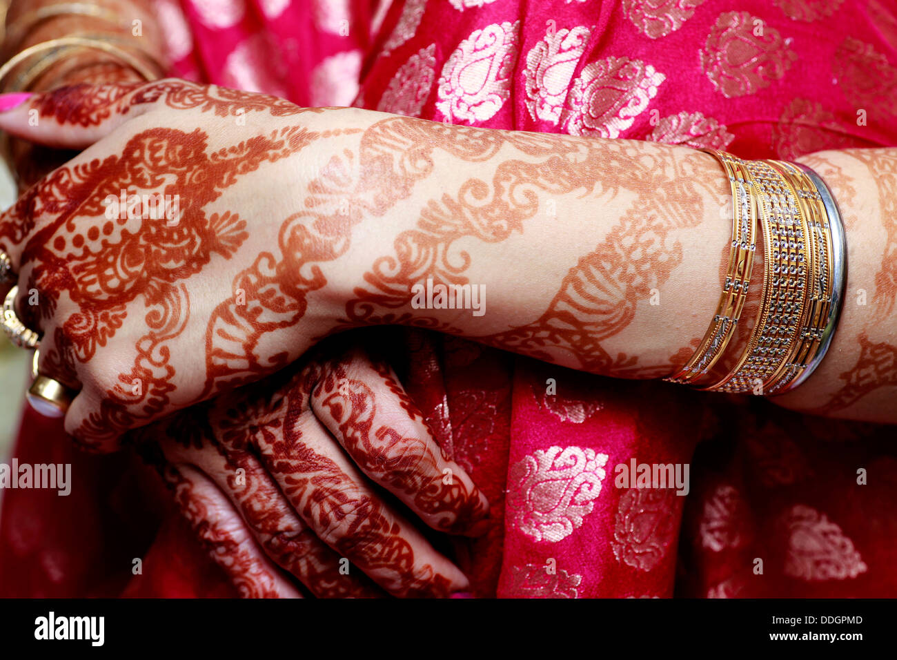 Sposa indiano con Henna Tattoo Foto Stock