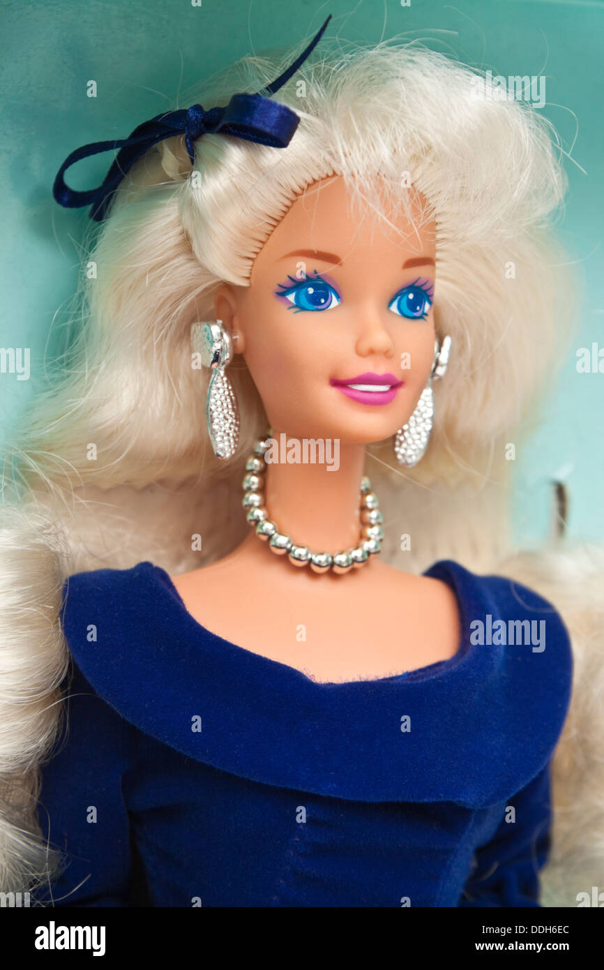 1995 'Inverno Velvet" bambola Barbie (Esclusiva Avon Special Edition) da Mattel (n. 15571) Foto Stock