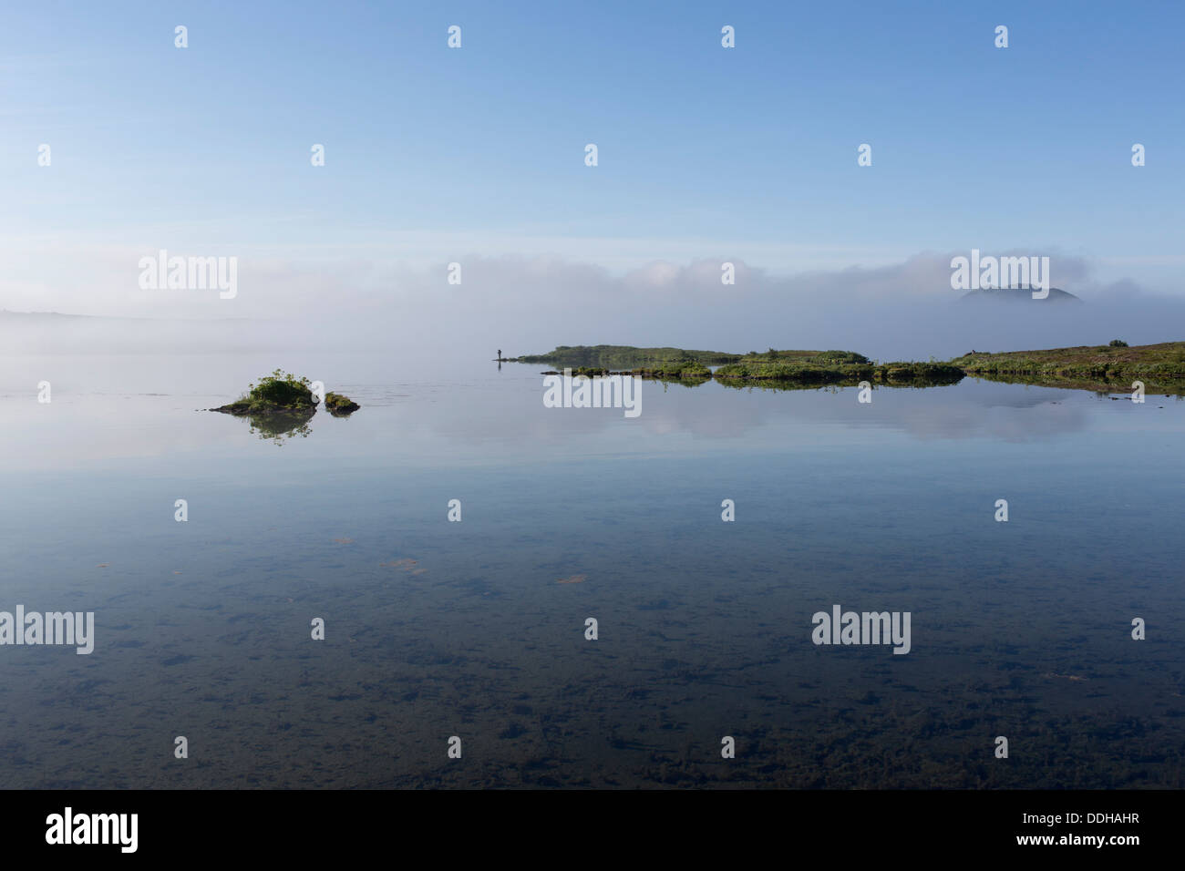 La pesca della trota in lago Thingvallavatn, sud Islanda Foto Stock