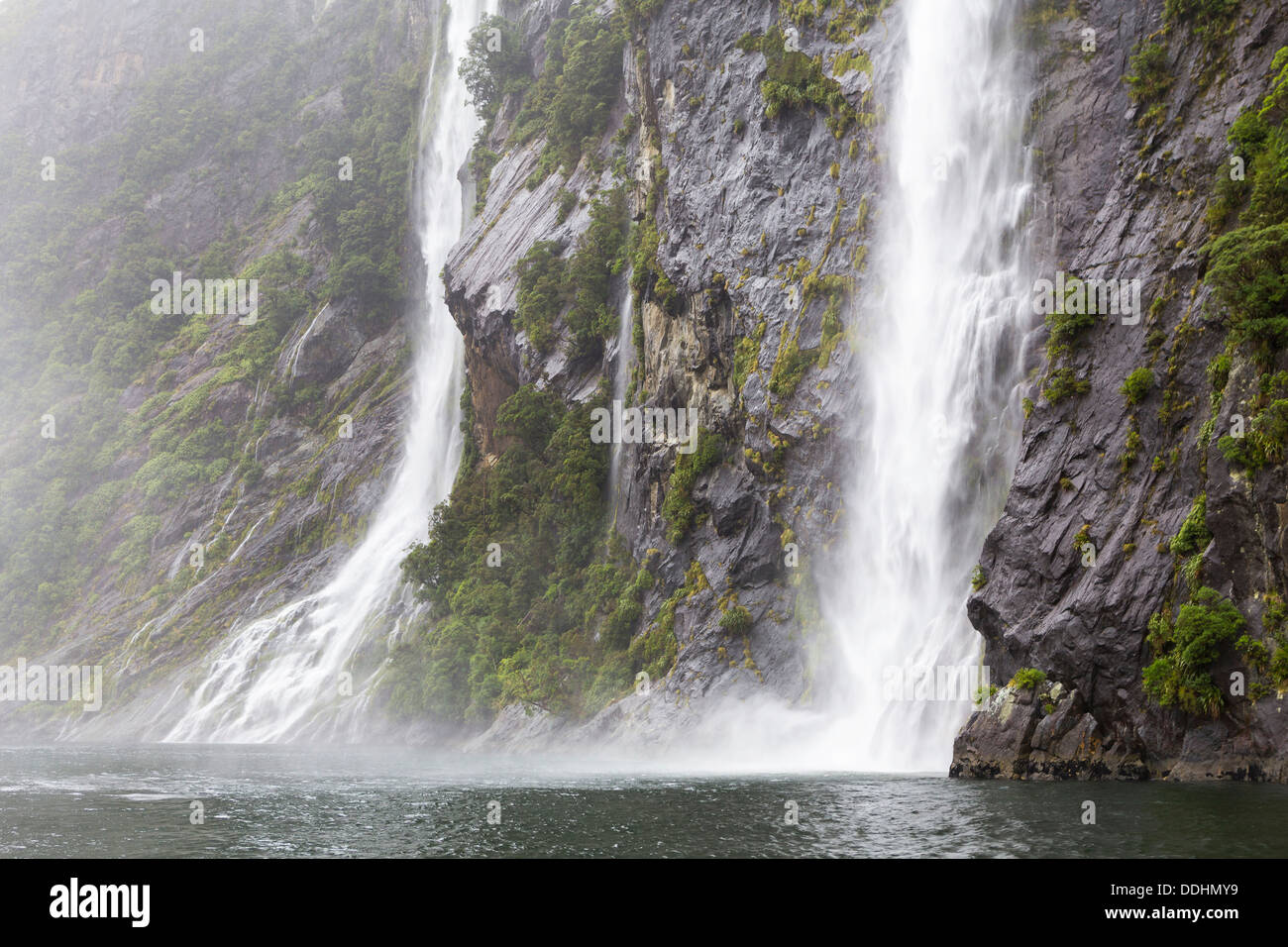 La Fata cade in Milford Sound Foto Stock