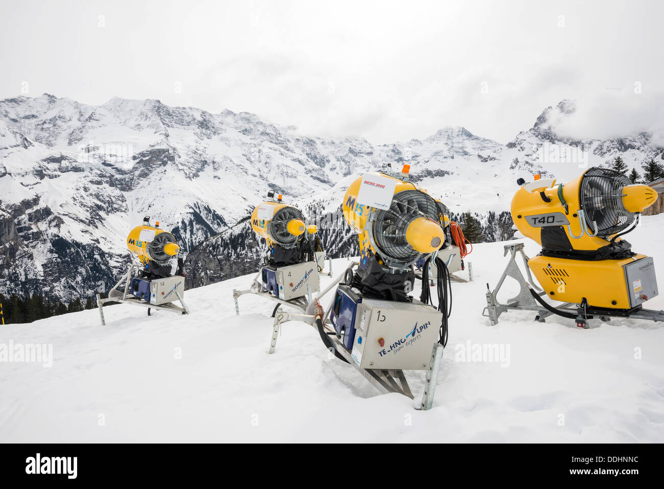 Neve cannoni e montagne coperte di neve, Alp Gimmeln Foto Stock