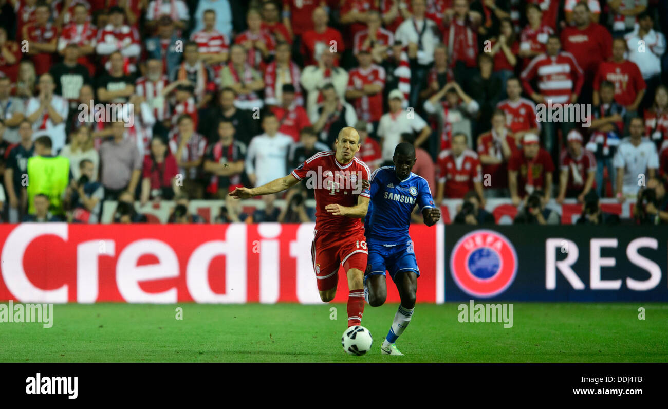 Arjen Robben, Ashley Cole Foto Stock
