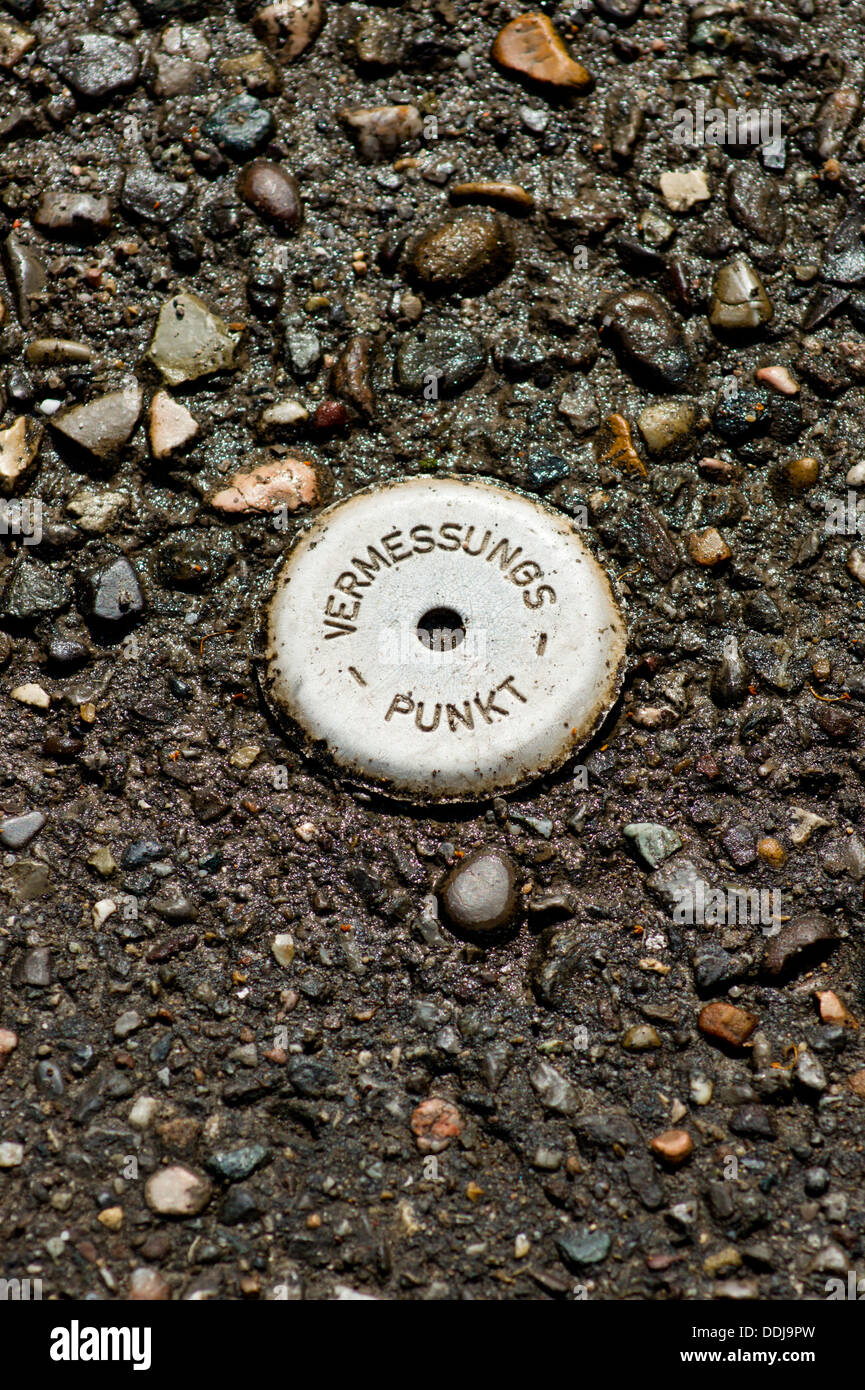 Germania, Baden Wuerrtemberg, Benchmark su strada, chiudere fino Foto Stock