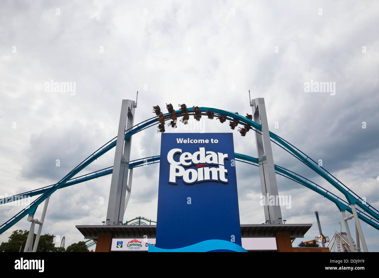 Il GateKeeper roller coaster è raffigurato in Cedar Point Amusement Park a Sandusky, Ohio Foto Stock