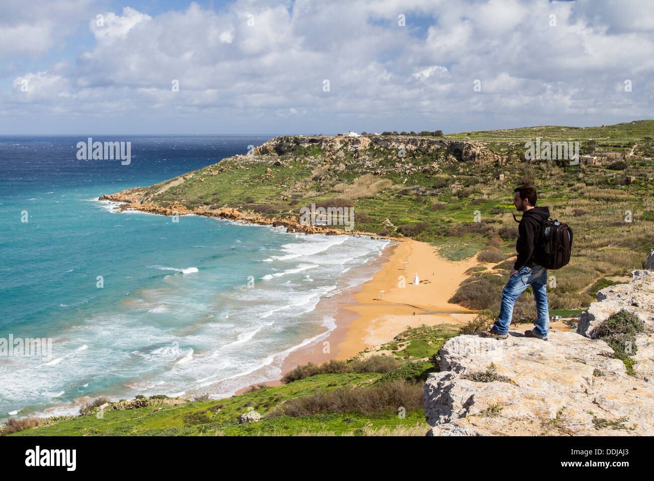 Ramla Bay visto dalla grotta di Calypso, Xaghra, Gozo isola di Malta. Foto Stock