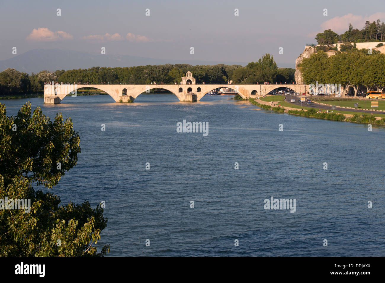 Saint Bénezet bridge, Avignon di cui al brano, 'Sur le pont d'Avignon" Foto Stock