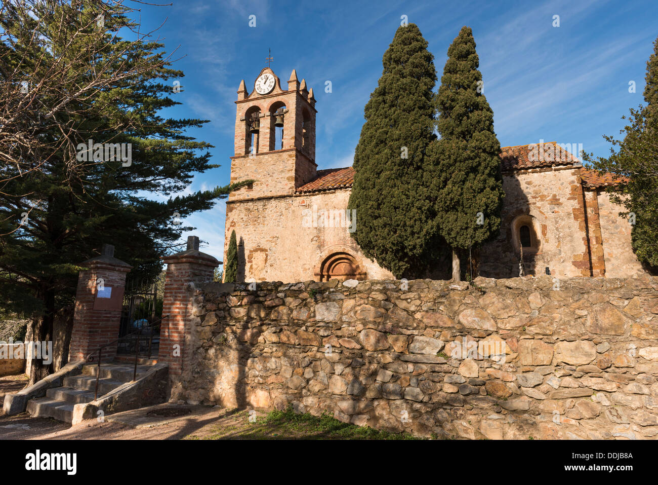 Santa Maria del Mercadal (Sainte Marie du marché), Castelnou Pyrénées-Orientales, Languedoc-Roussillon, Francia Foto Stock