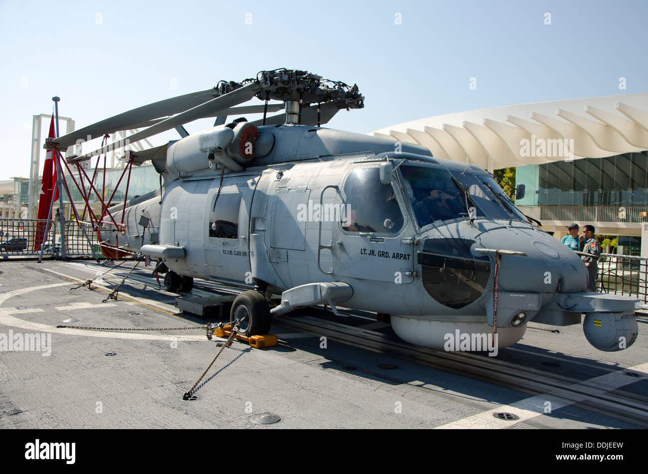 Sikorsky Seahawk navy elicottero sulla piattaforma di atterraggio della Marina turca nave Salih Reis, Malaga, Costa del Sol, Spagna. Foto Stock