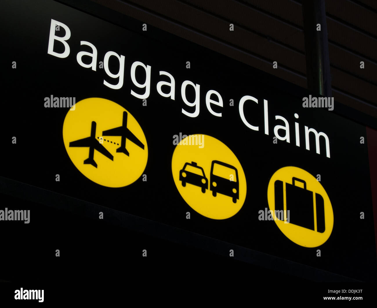 Airport Baggage segno dirigere ai passeggeri di varie zone dell'aeroporto Foto Stock