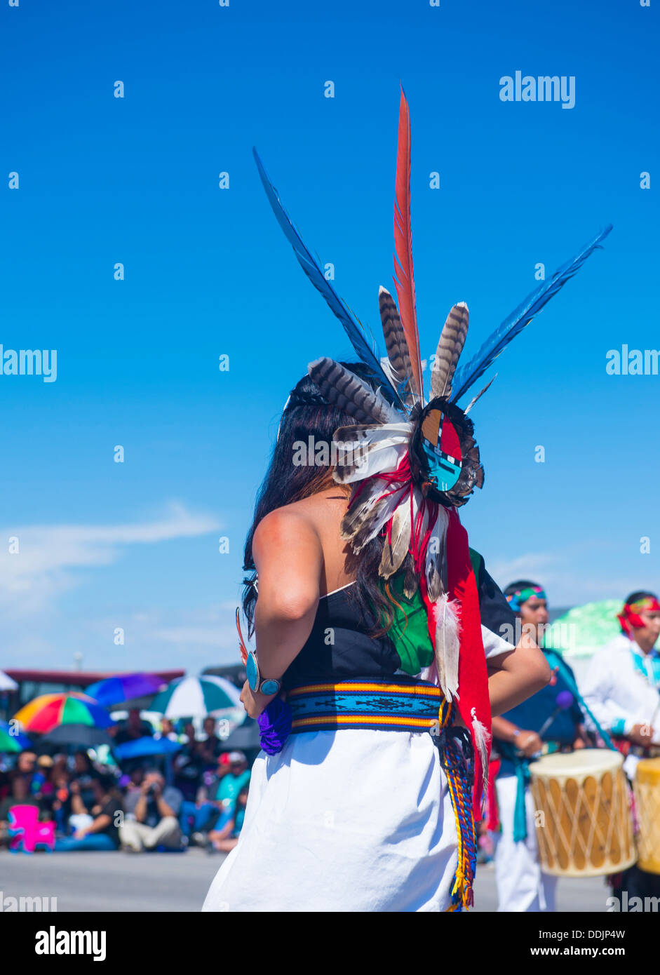 Nativi Americani con il tradizionale costume partecipa al 92 annuale di inter-tribal corteo cerimoniale in Gallup New-Mexico Foto Stock