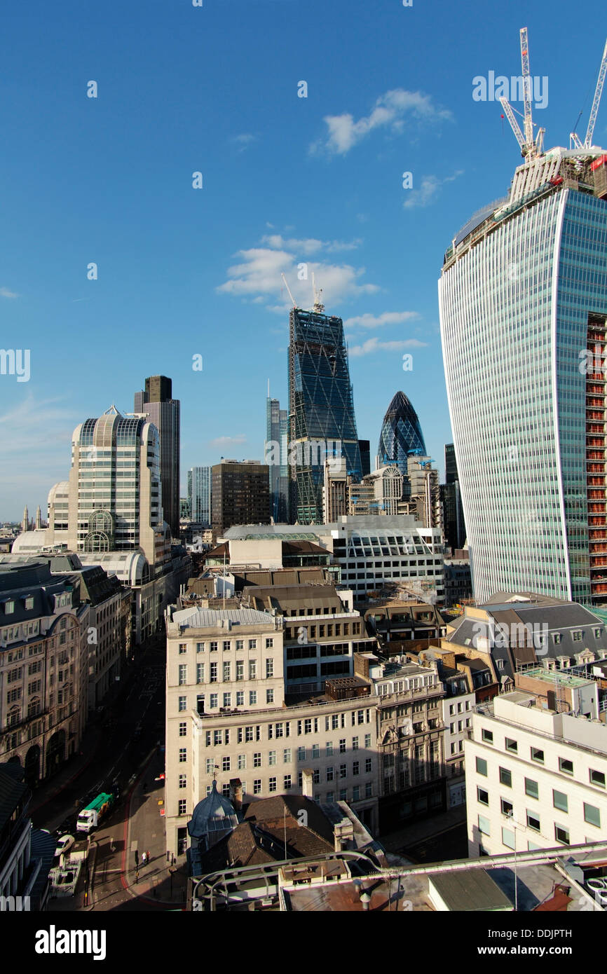 Il 'Walkie talkie' 'spinta' mentre era ancora in costruzione, 20 Fenchurch Street, Londra Inghilterra, Regno Unito Foto Stock