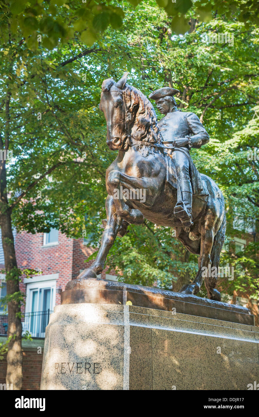 Statua del patriota ed eroe nazionale, Paul Revere, montato su un cavallo a Boston, Massachusetts, New England, STATI UNITI D'AMERICA Foto Stock