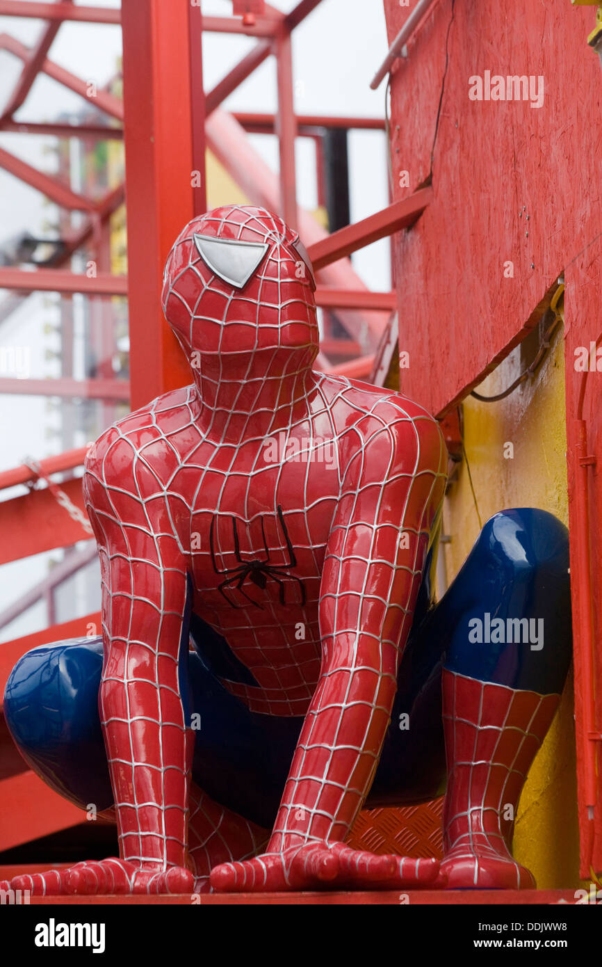 Spiderman a grandezza naturale immagini e fotografie stock ad alta  risoluzione - Alamy