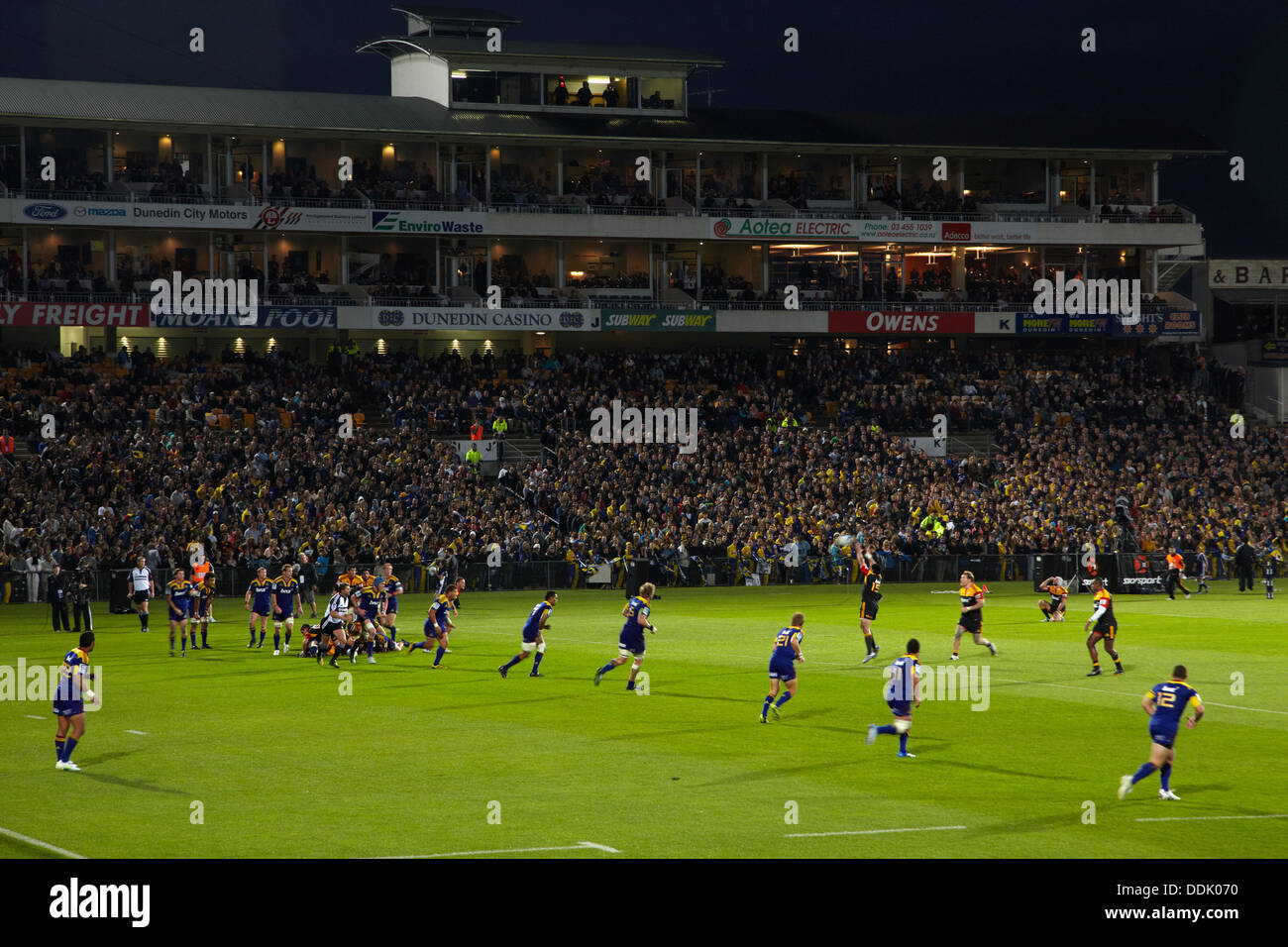 Chiefs vs Montanari alla storica Carisbrook Stadium (demolita 2013), Dunedin, Otago, Isola del Sud, Nuova Zelanda Foto Stock