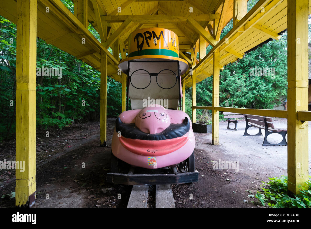 Abbandonato ex parco divertimenti a Spreepark a Berlino Germania Foto Stock