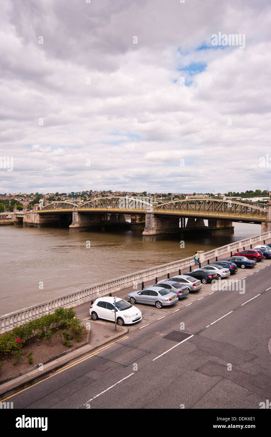 Rochester ponte sopra il fiume Medway Kent REGNO UNITO Foto Stock