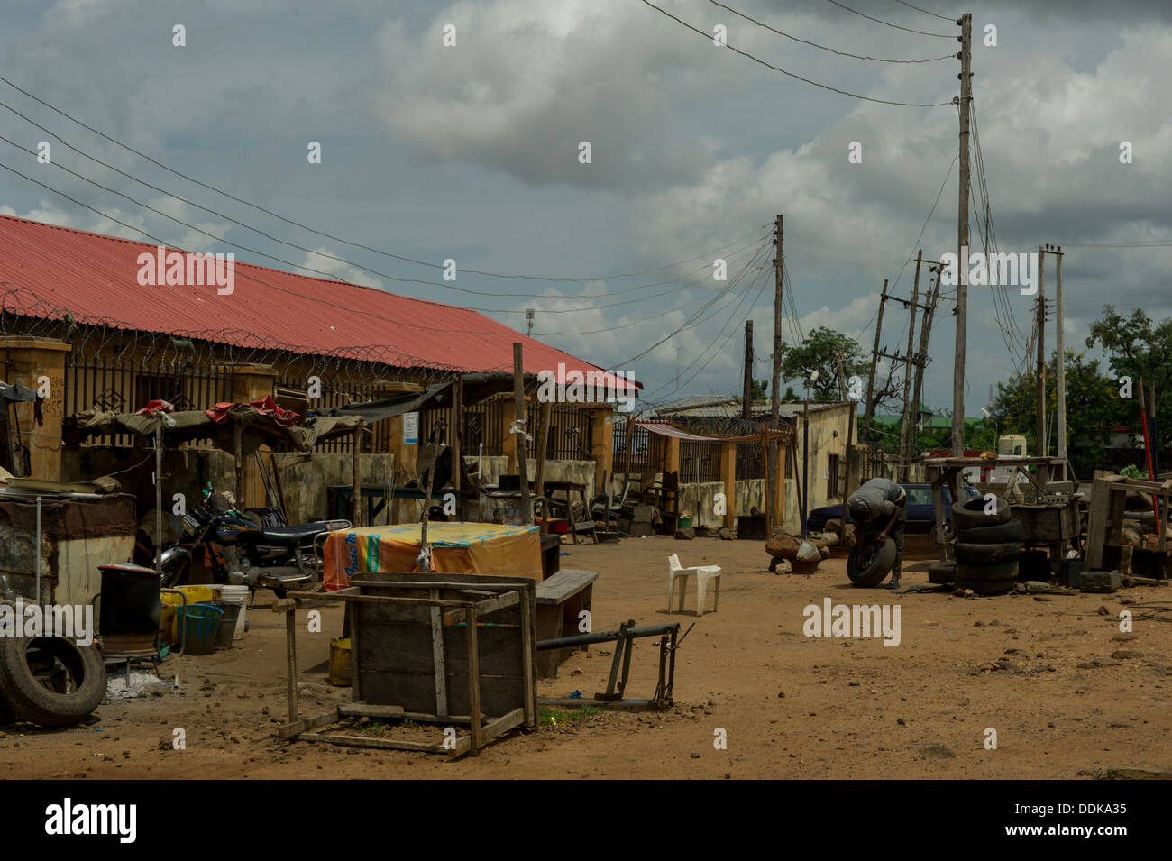 Pneumatico auto repair shop in Lokoja, Nigeria Foto Stock