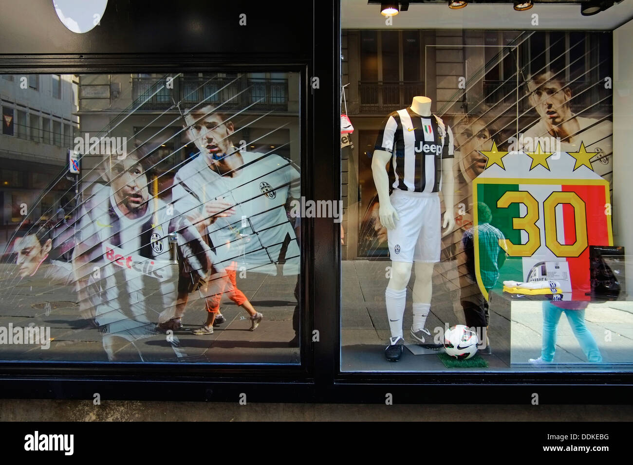 L'Italia, Piemonte, Torino, Juventus Football Club shop su Giuseppe Garibaldi street Foto Stock