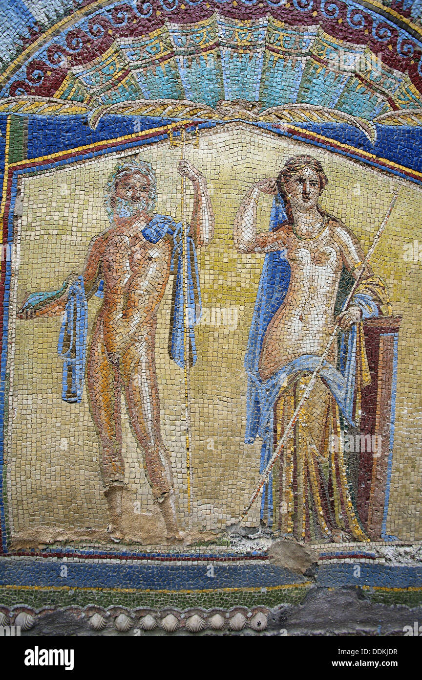 Mosaico presso la "ninfeo' (Santuario consacrato alle ninfe dell'acqua). Casa di Nettuno e Anfitrite. Le rovine della vecchia città romana Foto Stock