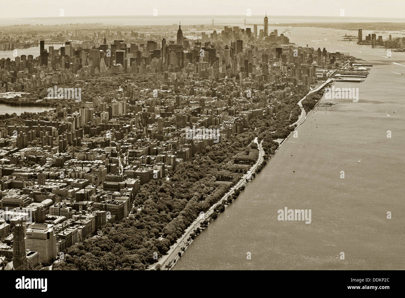 Fotografia aerea del fiume Hudson, Riverside Park, Henry Hudson Parkway, West Side Highway, Manhattan New York City Foto Stock