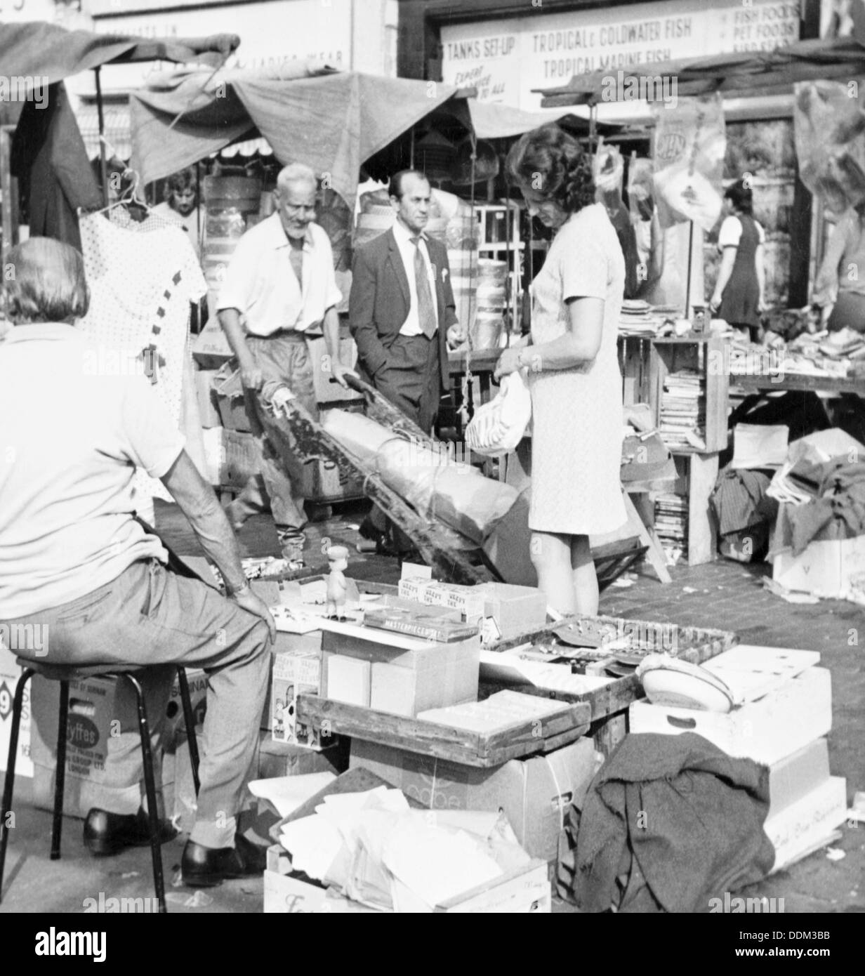 Street Market scene, 1960s. Artista: sconosciuto Foto Stock