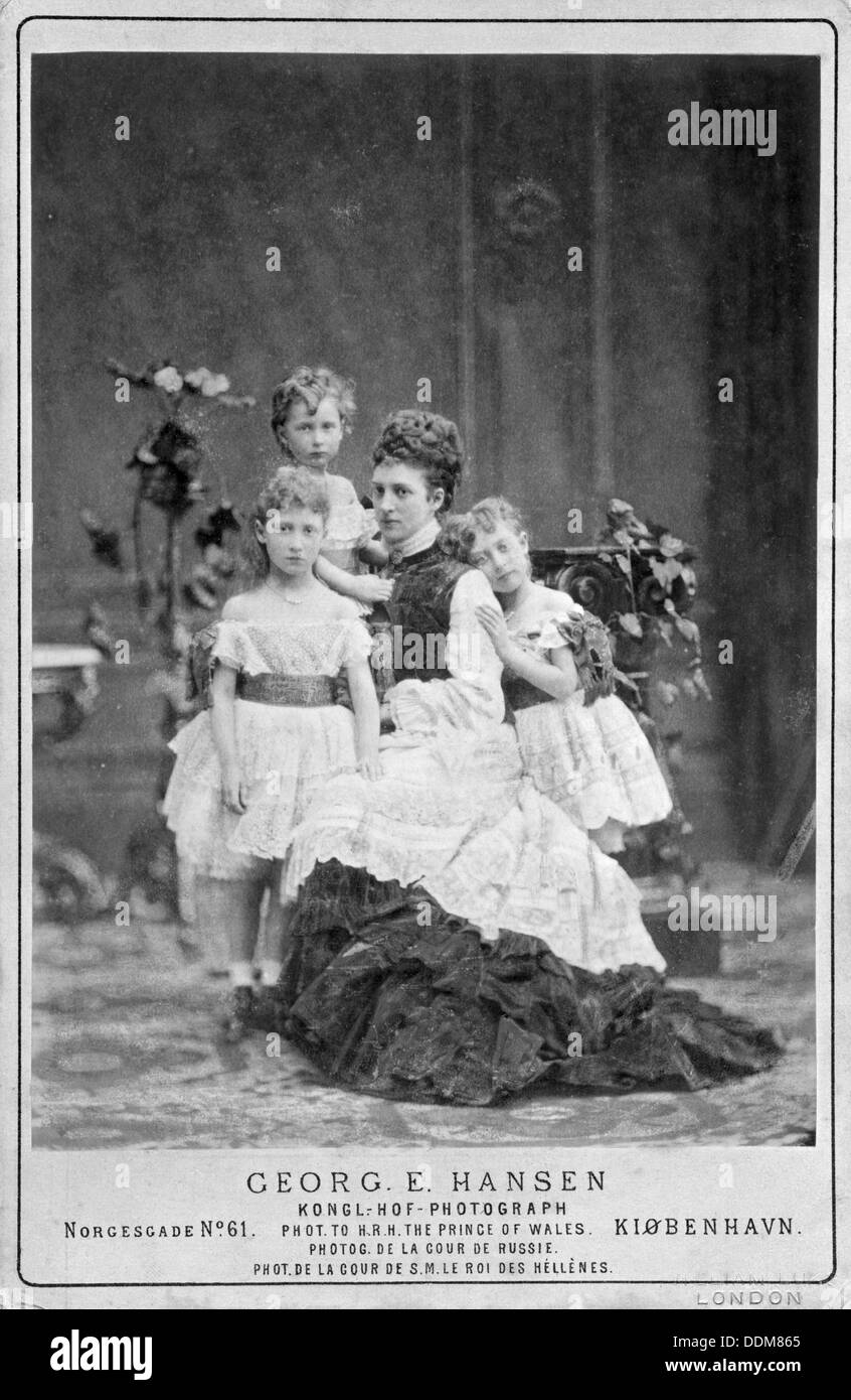 La principessa del Galles e le sue tre figlie, Louisa, Victoria e Maud, c1874. Artista: sconosciuto Foto Stock
