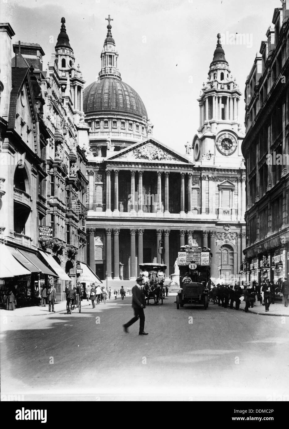Un numero tredici bus lungo Ludgate Hill, 1910. Artista: sconosciuto Foto Stock