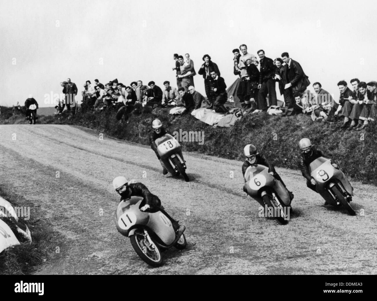 Azione dal leggero TT race, Isola di Man, 1958. Artista: sconosciuto Foto Stock