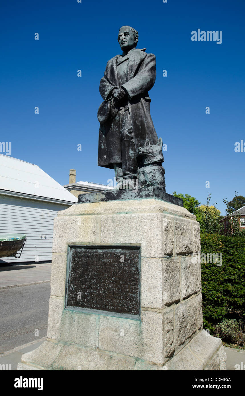 Statua di Antartico explorer Robert Scott, commissionato e scolpita dalla sua vedova. Foto Stock