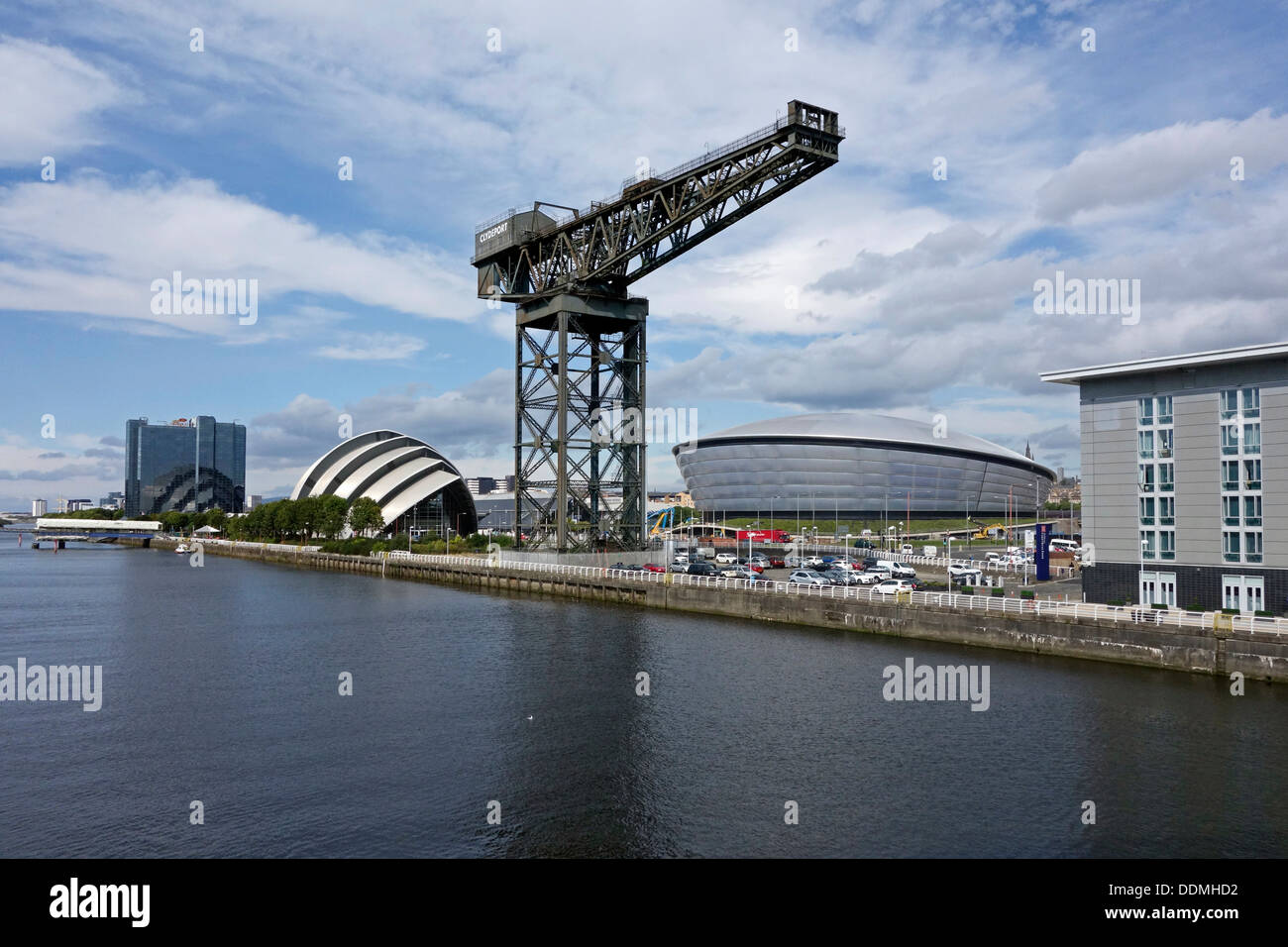 Costruzione quasi completo della nuova Scottish National Arena (l'Hydro) al SECC a Glasgow con Finnieston centro della gru Foto Stock