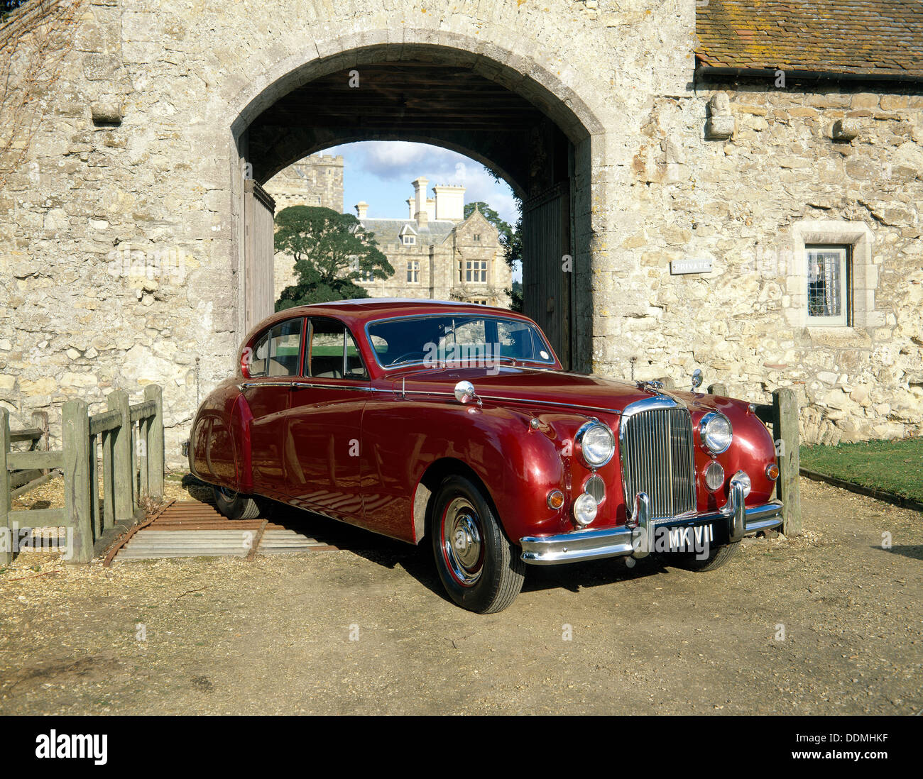 Jaguar Mk IX precedentemente di proprietà di Sua Maestà la Regina Elisabetta, la Regina Madre. Artista: sconosciuto Foto Stock