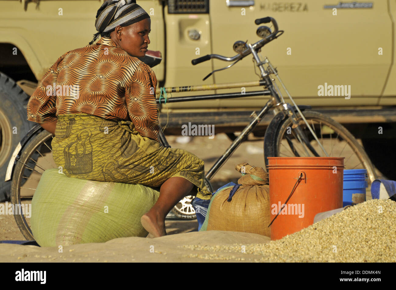 Mercato Africano scene di raccolta della Tanzania Foto Stock