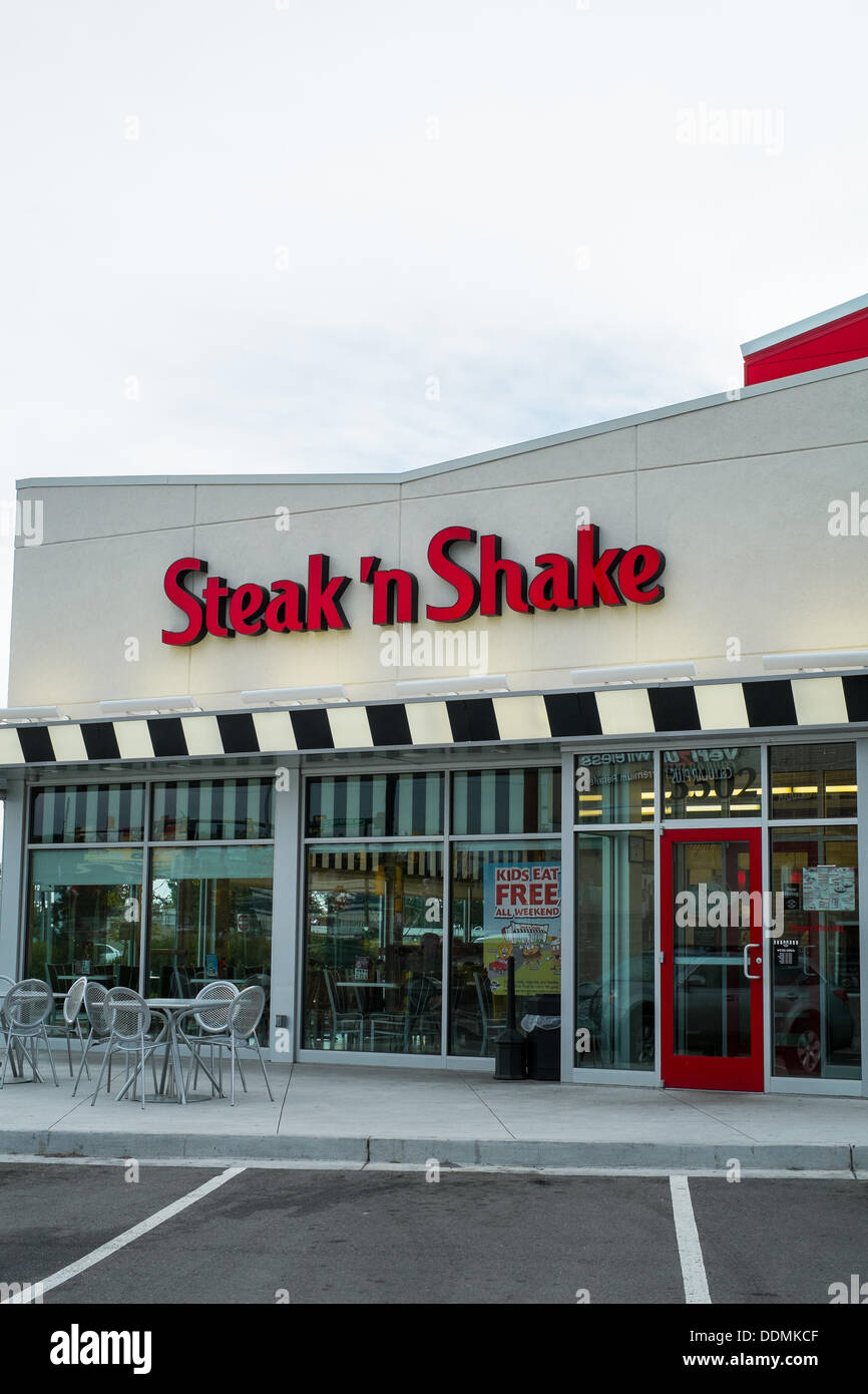 Denver, CO - la bistecca 'n Shake ristoranti a Denver in Colorado sono  stati ordinati per arrestare le operazioni immediatamente da un giudice  federale il 4 settembre 2013 a causa di una