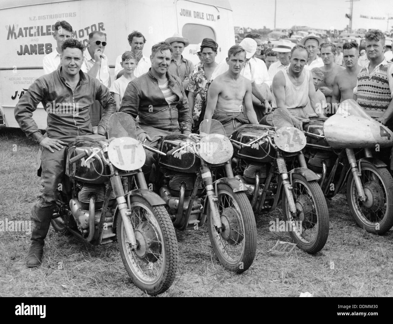 Inimitabile moto racing team. Artista: sconosciuto Foto Stock