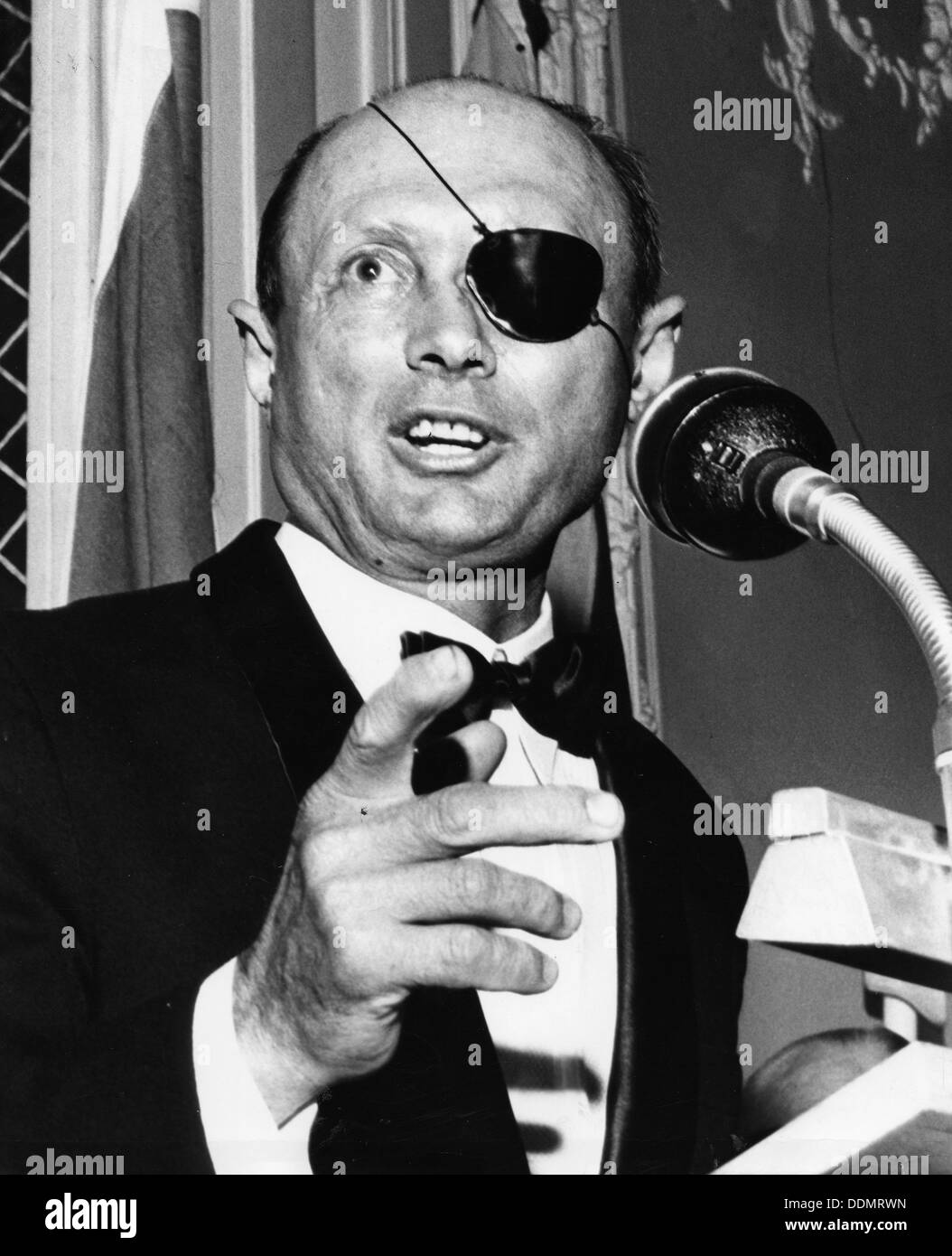 Moshe Dayan (1915-1981), Israeliano generale e uomo politico, 1969. Artista: sconosciuto Foto Stock