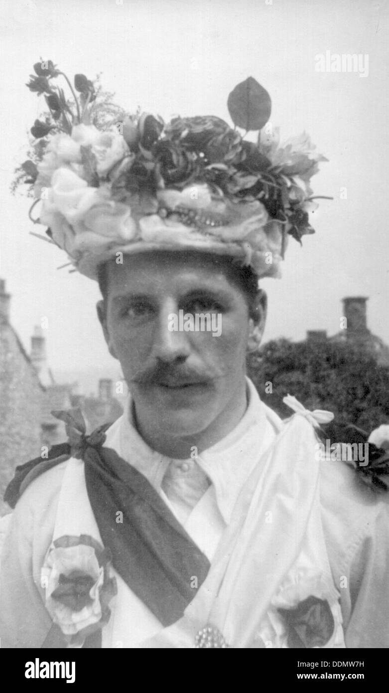 Winster Morris ballerini, Derbyshire, 1908. Artista: sconosciuto Foto Stock